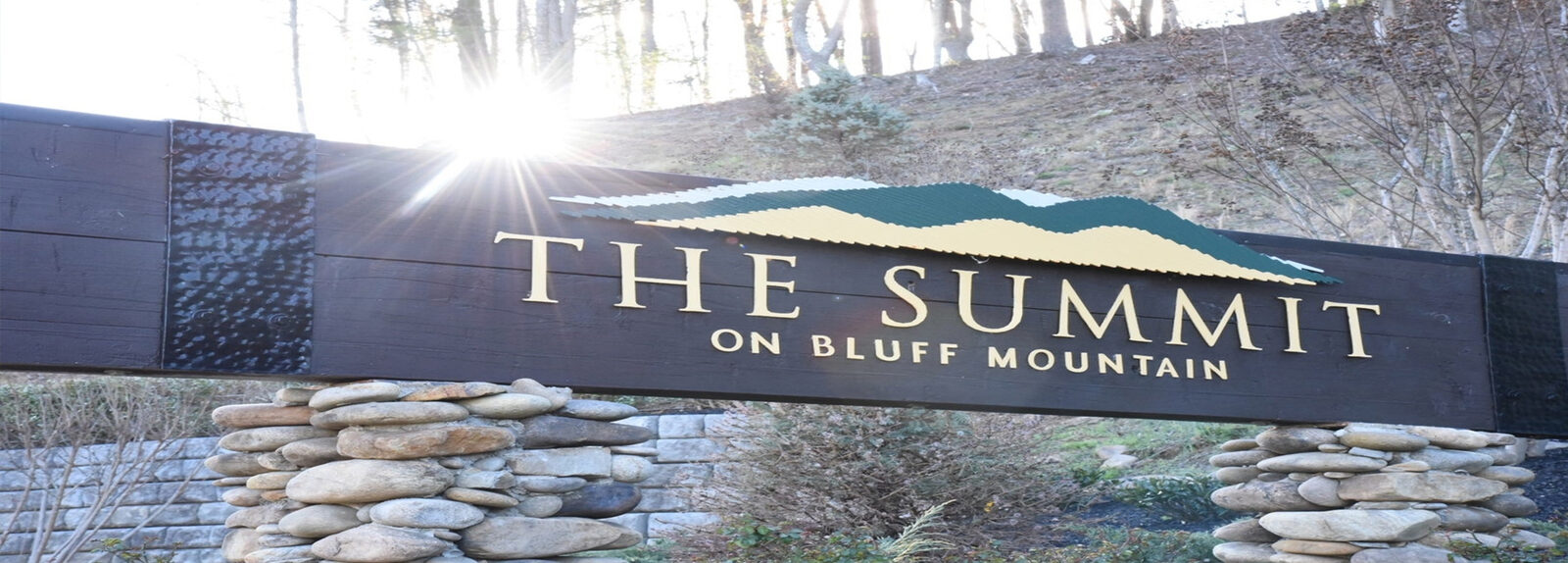 Entrance sign at The Summit on Bluff Mountain, Sevierville